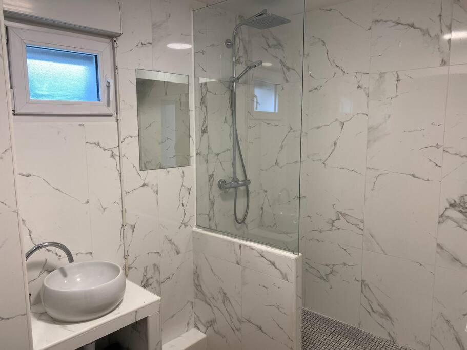 Flora2 Apartment Saint-Denis  Ngoại thất bức ảnh
