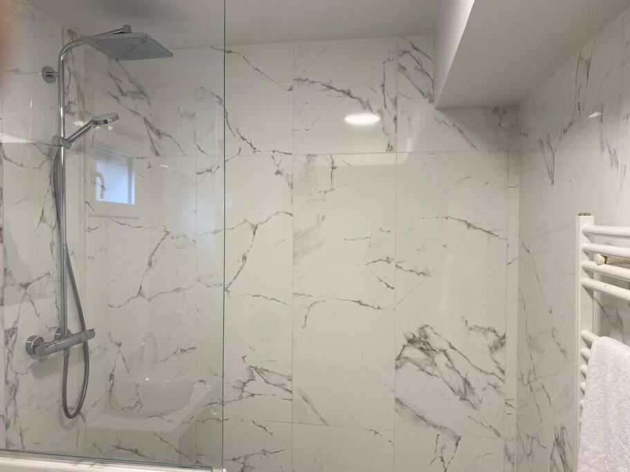 Flora2 Apartment Saint-Denis  Ngoại thất bức ảnh